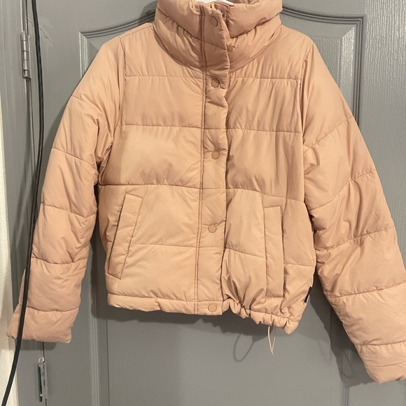 Abercrombie & Fitch Jackets & Blazers - Abercrombie & Fitch Light Pink Quilted Jacket size S